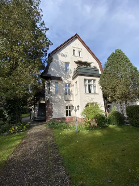 Beletage in Villa mit Garten und Pool — photo 1